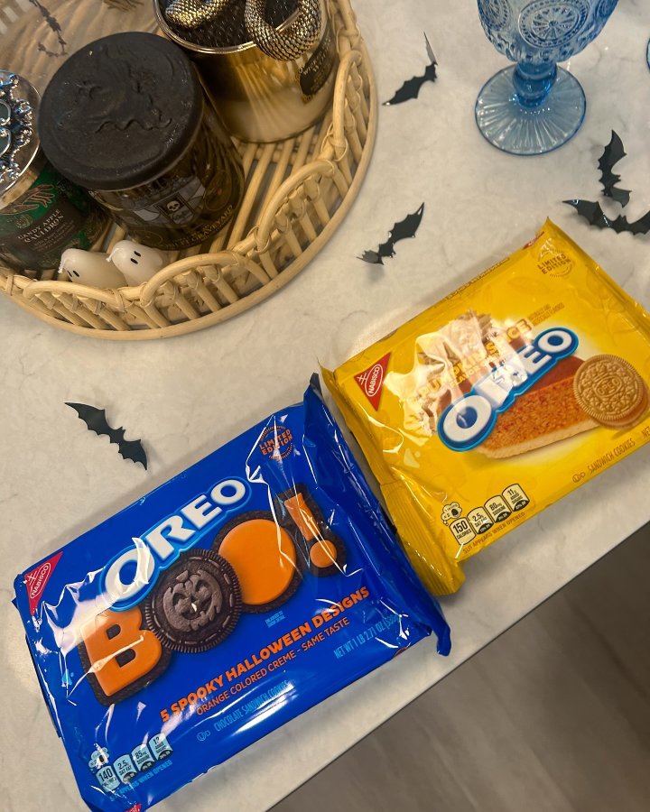 Oreo Halloween Boo! Orange Crème Cookies Family Size - 18.71oz